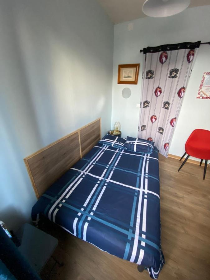 Sympathique Logement En Rez-De-Chausse, De 21M 2 ボーヴェ エクステリア 写真
