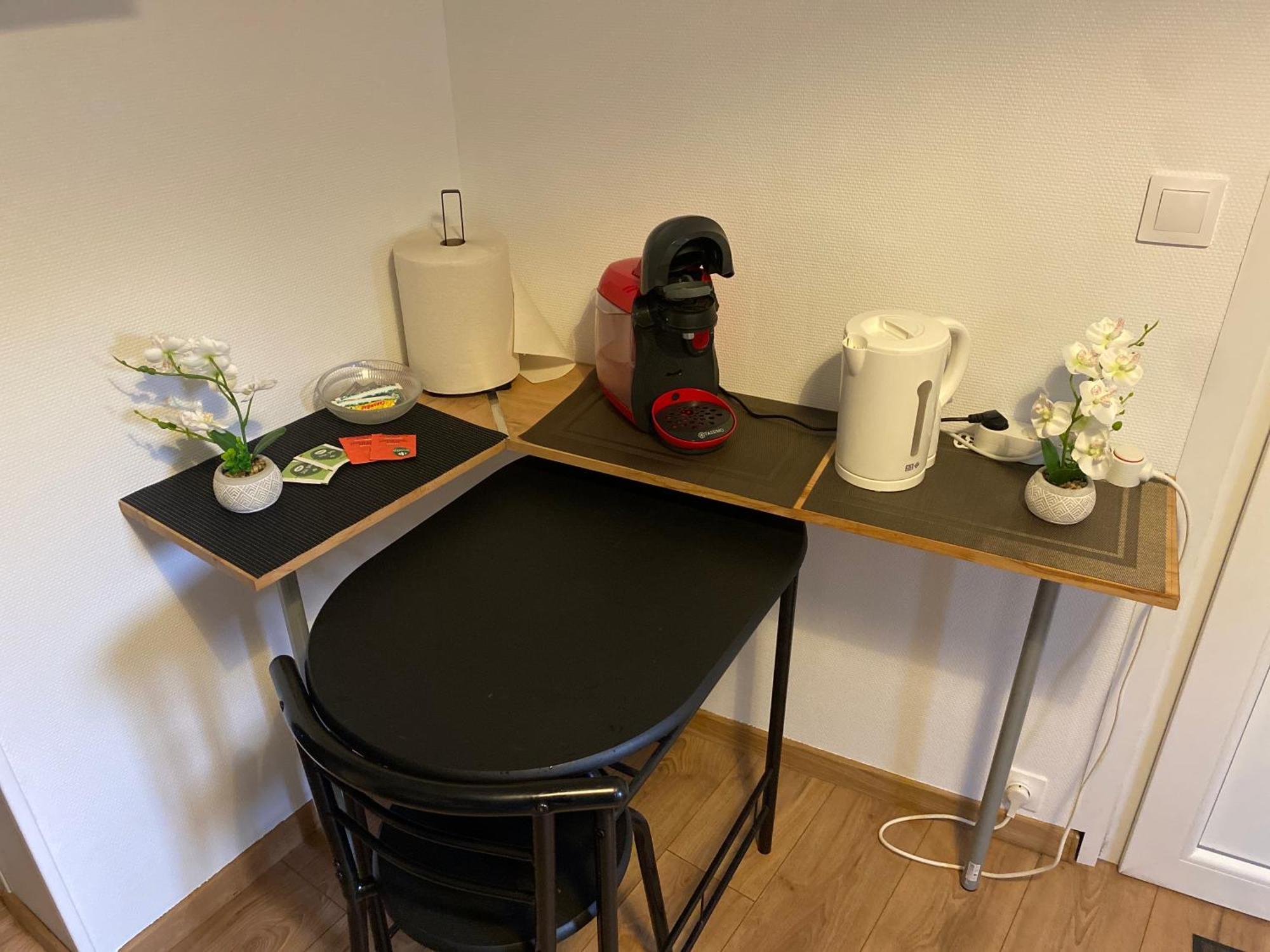 Sympathique Logement En Rez-De-Chausse, De 21M 2 ボーヴェ エクステリア 写真