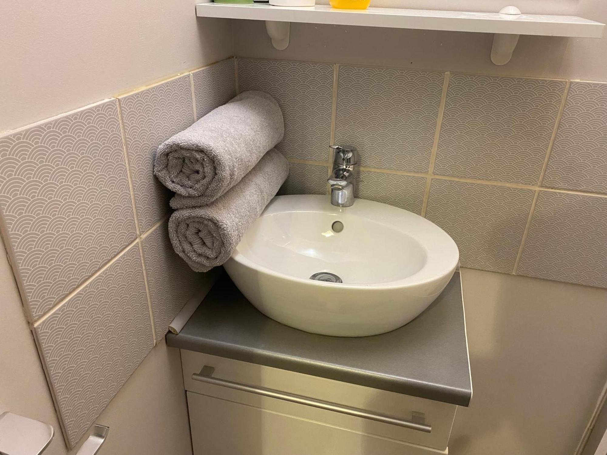 Sympathique Logement En Rez-De-Chausse, De 21M 2 ボーヴェ エクステリア 写真